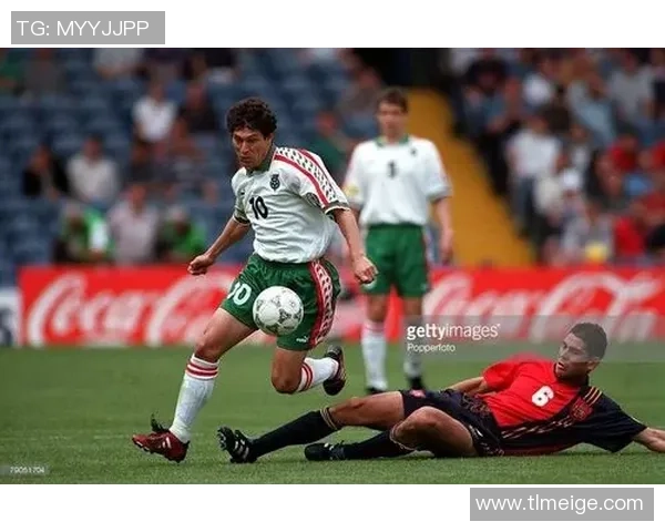 通过录像分析揭示足球球星背后的技术细节与比赛智慧